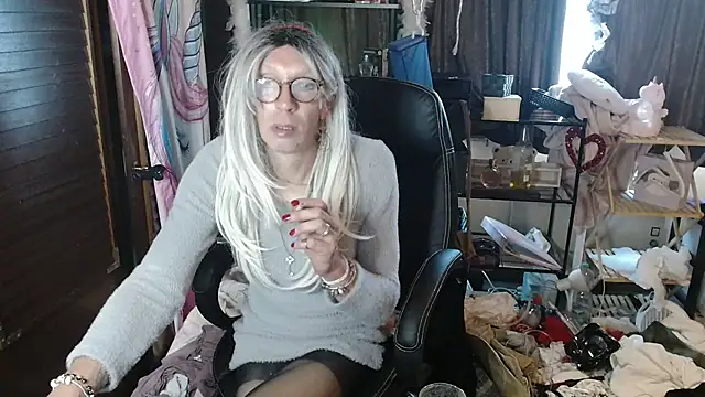 Ombeline1 online show from 16, 9, 2025