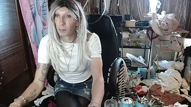 Ombeline1 online show from 9, 10, 2025