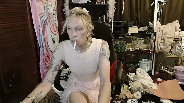 Ombeline1 online show from 4, 11, 2025