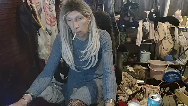 Ombeline1 online show from 15, 12, 2025