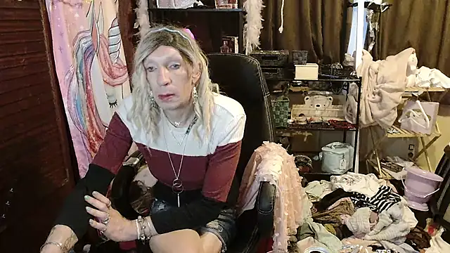 Ombeline1 online show from 5, 11, 2025