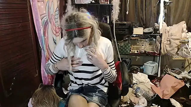 Ombeline1 online show from 3, 11, 2025