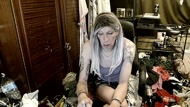 Snapshot of Ombeline1 chatting on 10, 6, 2026 Ombeline1 online show from 10, 6, 2026