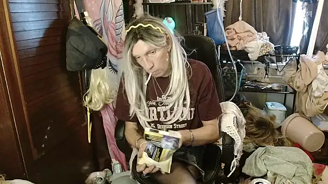 Ombeline1 online show from 4, 12, 2025