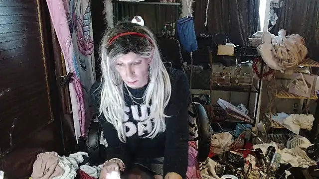 Ombeline1 online show from 4, 10, 2025