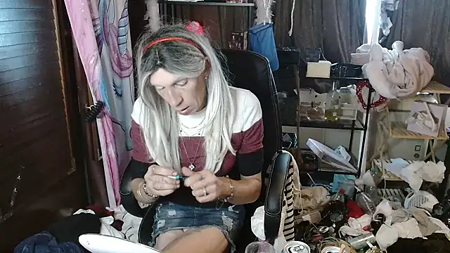 Ombeline1 online show from 5, 10, 2025