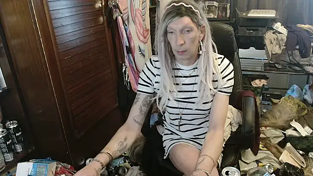 Ombeline1 online show from 28, 4, 2026