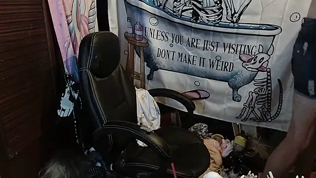 Ombeline1 online show from 5, 3, 2026