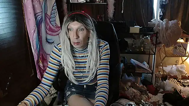 Ombeline1 online show from 24, 10, 2025