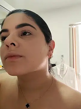 Lia Hurley online show from 1, 11, 2025