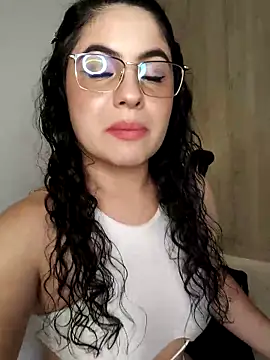 Lia Hurley online show from 2, 5, 2026