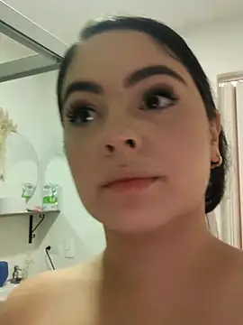 Lia Hurley online show from 16, 9, 2025