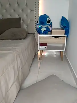 Lia Hurley online show from 15, 3, 2025