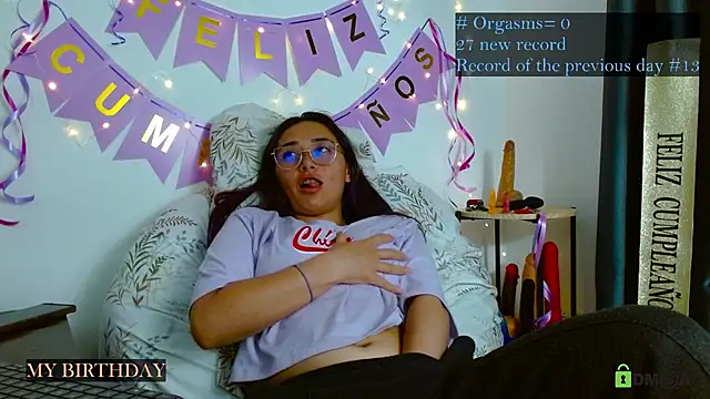 Hot Candy  online show from 29, 11, 2025