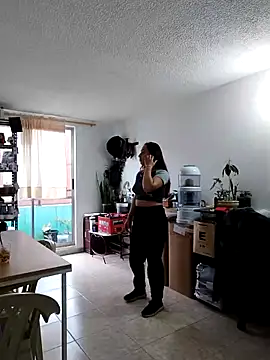 Hot Candy  online show from 22, 9, 2025