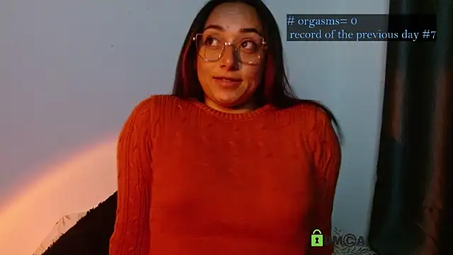 Hot Candy  online show from 28, 9, 2025