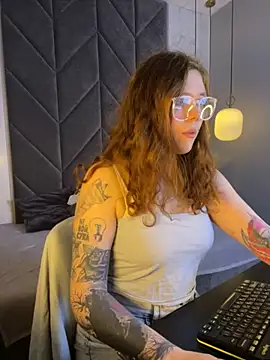 SophiePure online show from 14, 10, 2025