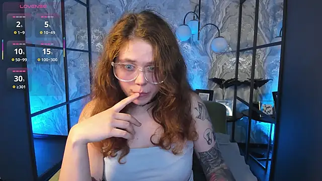 SophiePure online show from 2, 10, 2025