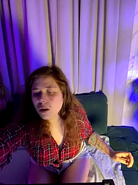 SophiePure online show from 4, 11, 2025