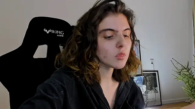 emmamurrr online show from 25, 12, 2024