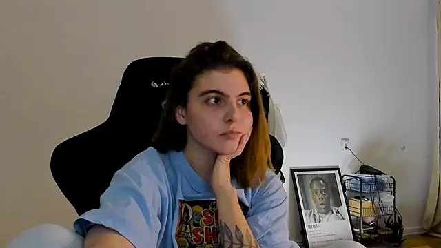 emmamurrr online show from 6, 12, 2024