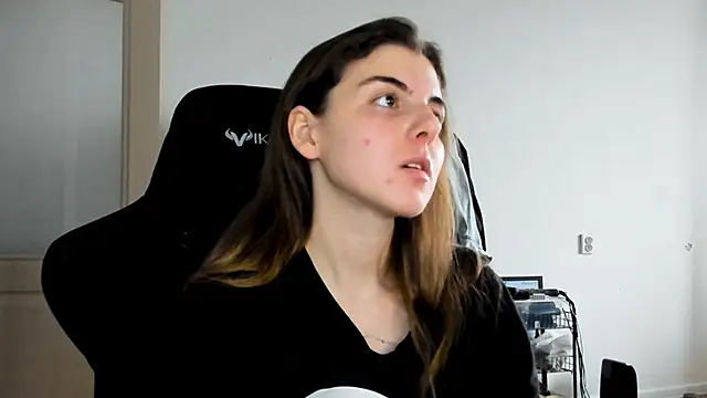 emmamurrr online show from 6, 11, 2025