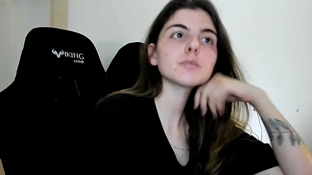 emmamurrr online show from 7, 11, 2025