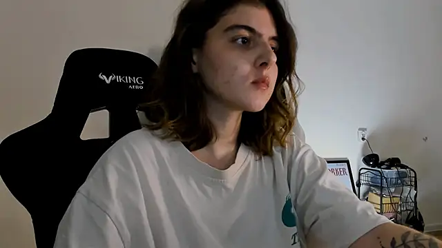 emmamurrr online show from 23, 12, 2024