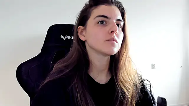 emmamurrr online show from 13, 10, 2025