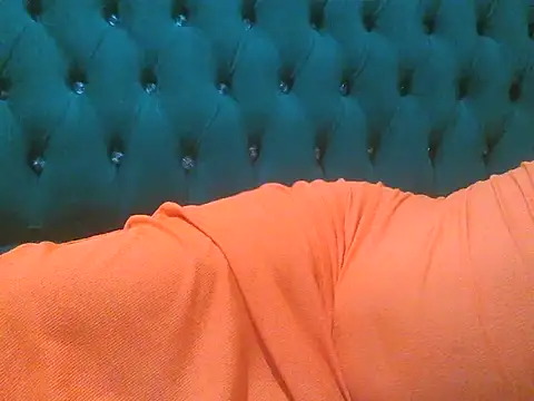 Snapshot of Sexy_Riri chatting on 21, 10, 2025 Sexy Riri online show from 21, 10, 2025