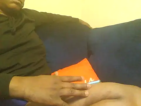 Snapshot of Sexy_Riri chatting on 8, 10, 2025 Sexy Riri online show from 8, 10, 2025