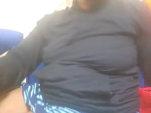 Snapshot of Sexy_Riri chatting on 4, 10, 2025 Sexy Riri online show from 4, 10, 2025