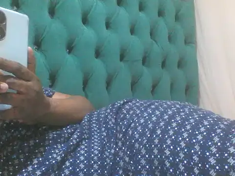 Snapshot of Sexy_Riri chatting on 1, 12, 2025 Sexy Riri online show from 1, 12, 2025