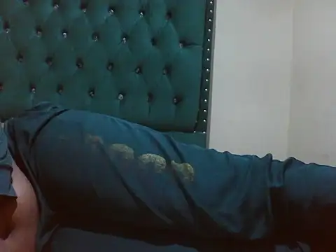 Snapshot of Sexy_Riri chatting on 14, 6, 2026 Sexy Riri online show from 14, 6, 2026