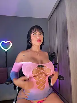 Snapshot of alina_cruz chatting on 14, 1, 2026 alina cruz online show from 14, 1, 2026