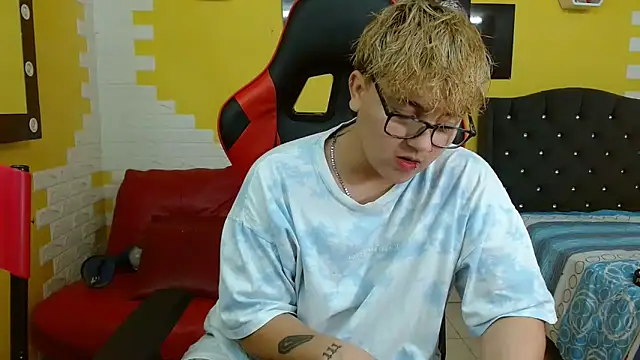 isabeautyx19 online show from 6, 10, 2025