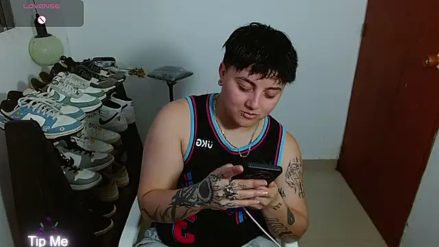 isabeautyx19 online show from 4, 11, 2025