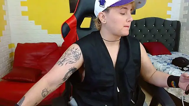 isabeautyx19 online show from 18, 9, 2025