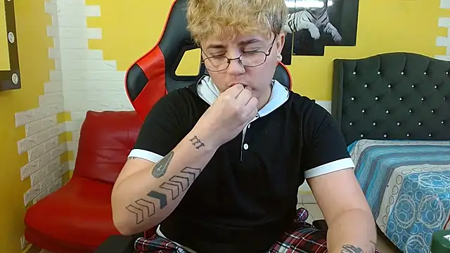 isabeautyx19 online show from 5, 10, 2025