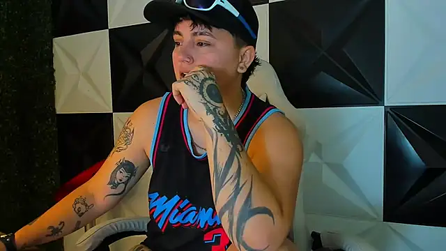 isabeautyx19 online show from 8, 11, 2025