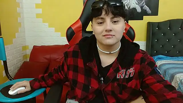 isabeautyx19 online show from 17, 12, 2025