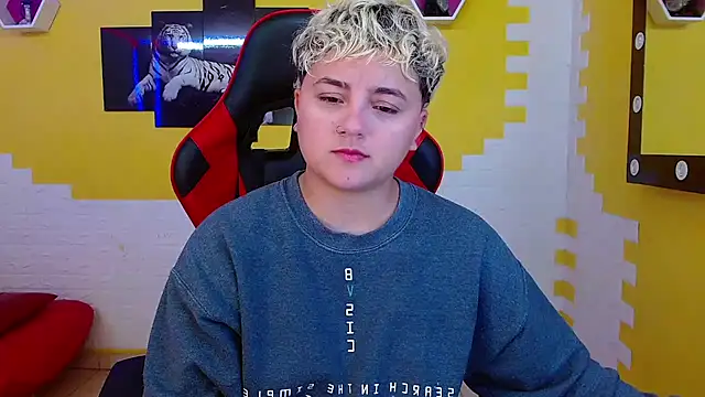 isabeautyx19 online show from 18, 3, 2025