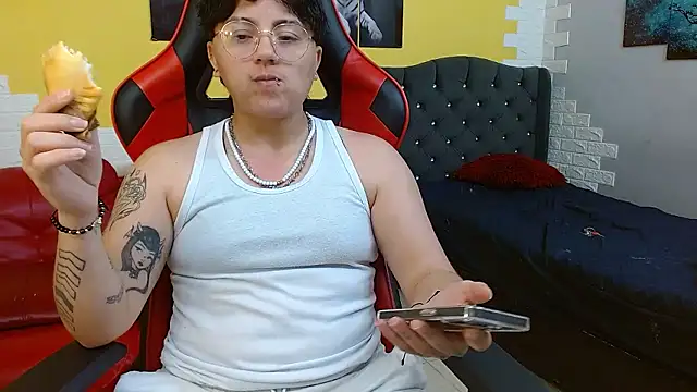 isabeautyx19 online show from 12, 1, 2026