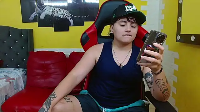 isabeautyx19 online show from 14, 2, 2026