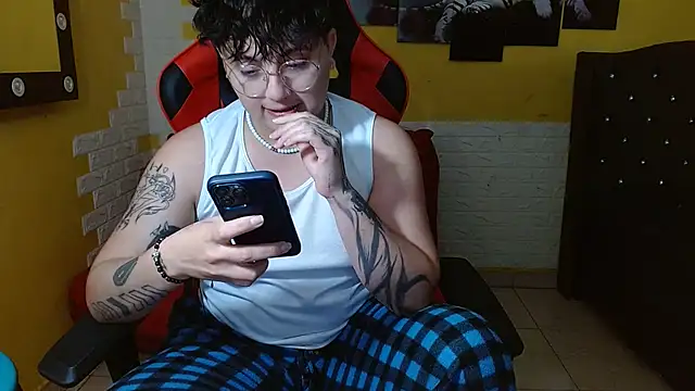 isabeautyx19 online show from 14, 1, 2026