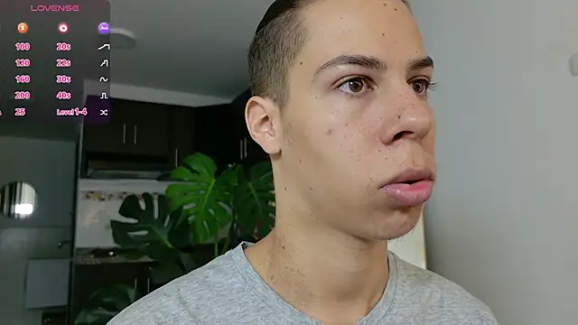 Snapshot of grey___27 chatting on 6, 10, 2025 grey 27 online show from 6, 10, 2025