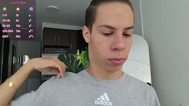 Snapshot of grey___27 chatting on 17, 9, 2025 grey 27 online show from 17, 9, 2025