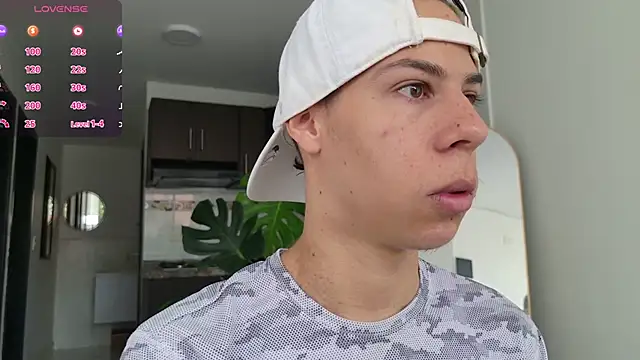 Snapshot of grey___27 chatting on 3, 10, 2025 grey 27 online show from 3, 10, 2025