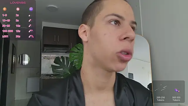 Snapshot of grey___27 chatting on 11, 10, 2025 grey 27 online show from 11, 10, 2025