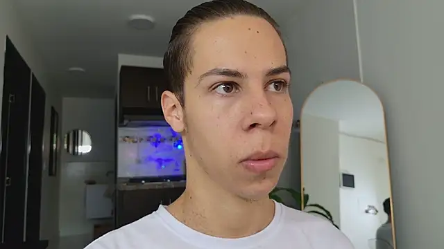 Snapshot of grey___27 chatting on 20, 3, 2025 grey 27 online show from 20, 3, 2025